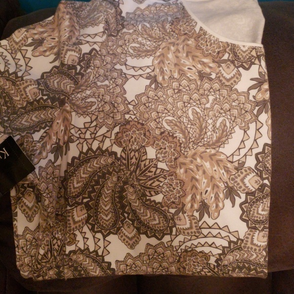 Kim Roger's Shirts - Picture 2 of 4